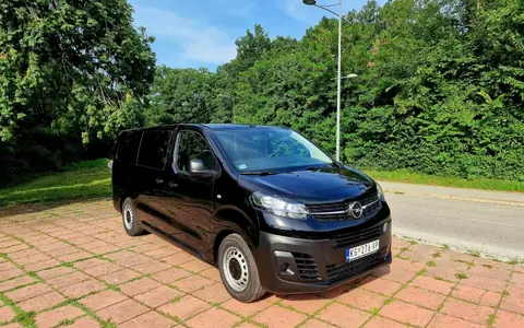 Opel Vivaro C kombi rent a car Kragujevac