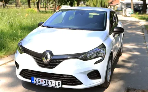 Renault Clio rent a car Kragujevac